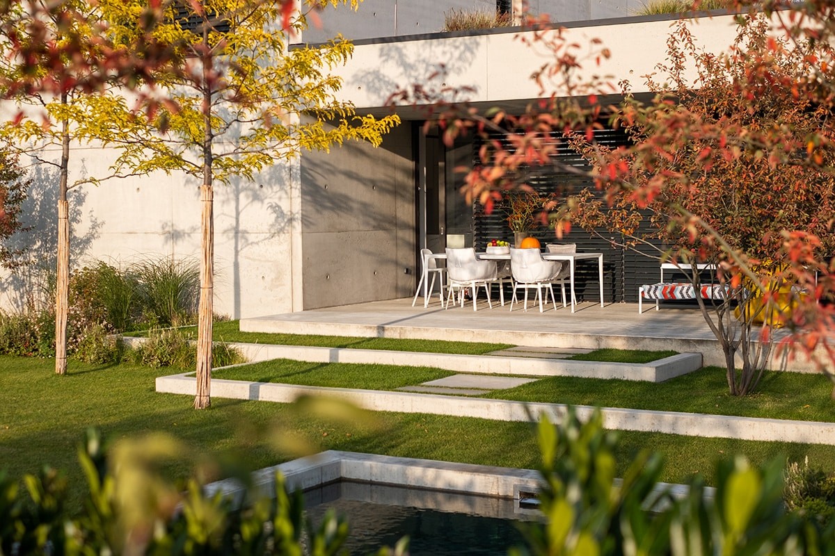 Hala Residence Flera Residential › Minimalist Garden